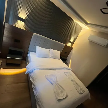 Skylife Oldcity 4*