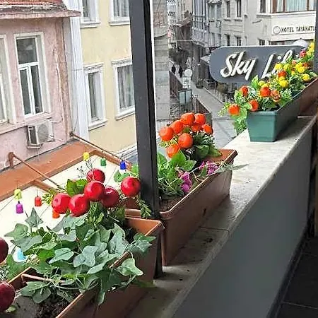 Skylife Oldcity Apartmanhotel 4*