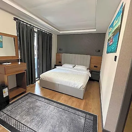 Skylife Oldcity Apartmanhotel