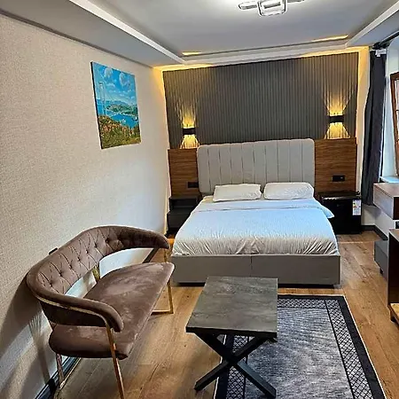 Skylife Oldcity Apartmanhotel